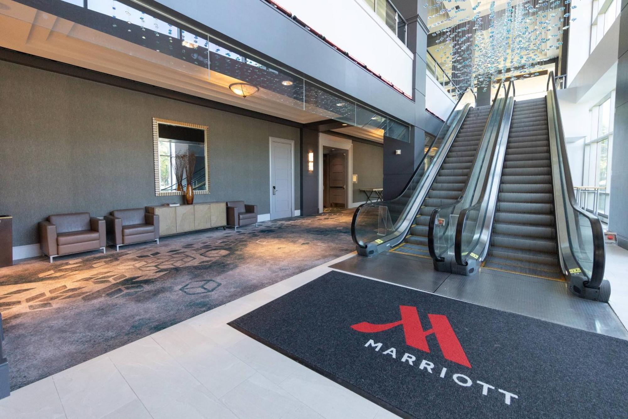 Hotel North Marriott & Conference Center 3*