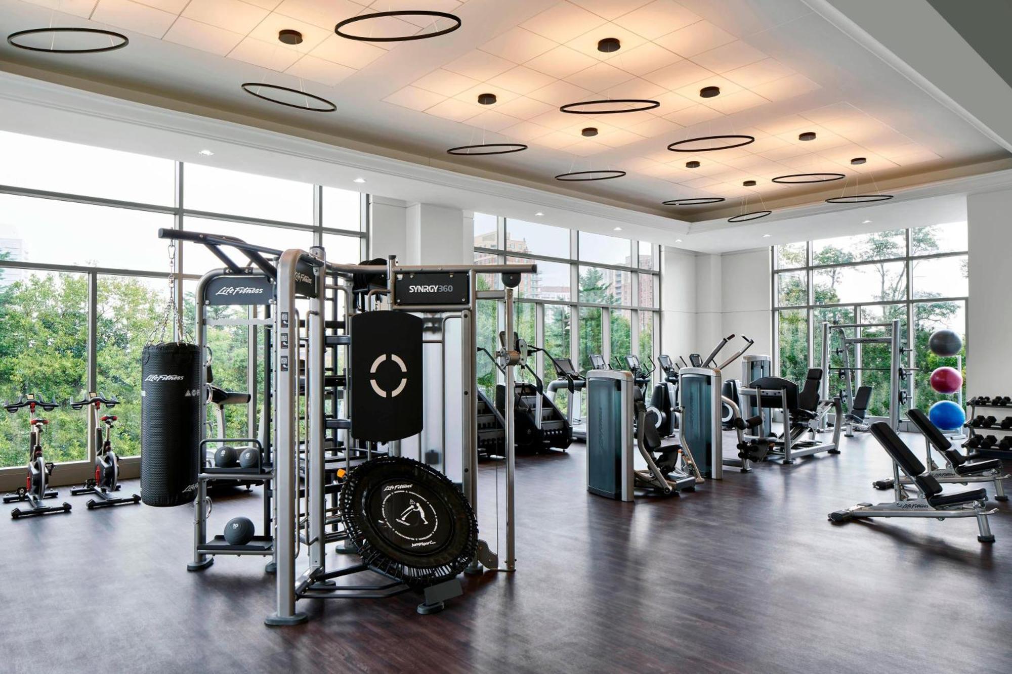 North Marriott & Conference Center Hotel 3*