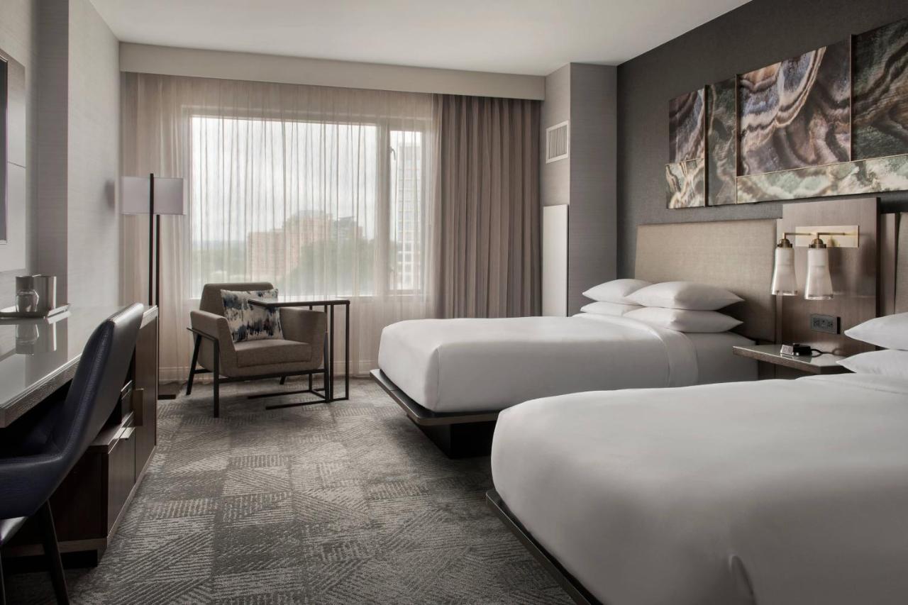 Hotel North Marriott & Conference Center 3*